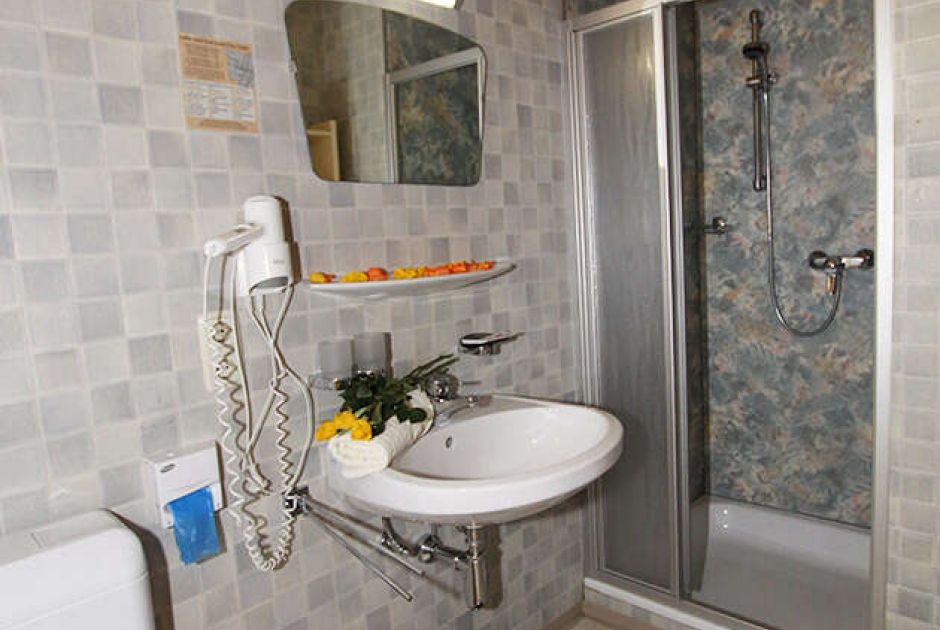 Appartement 3 mit Badezimmer im Hof Walch